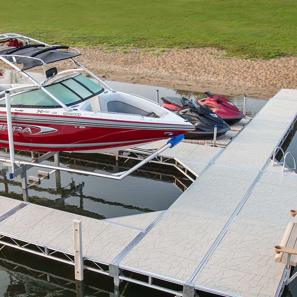 hydrauliclift_shoreport_bowguide_pvcguides_ts9_tanvertex_bench_bumpers_2000